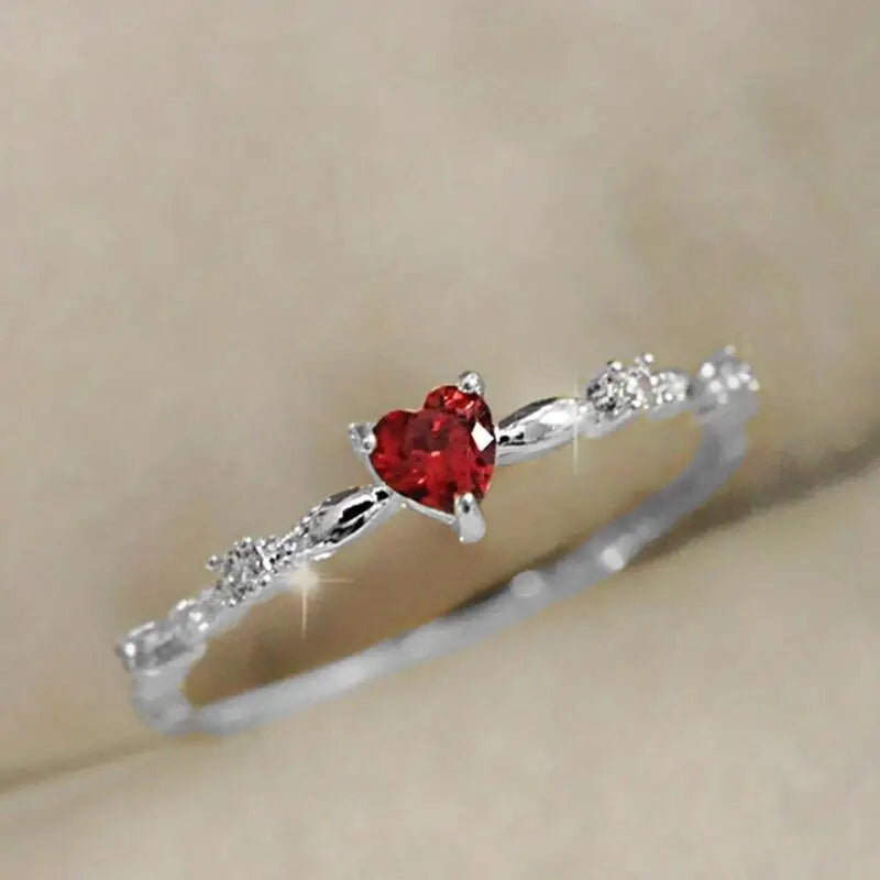 Anello Cuore con Rubino Dorato