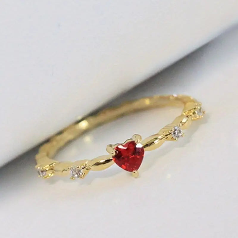 Anello Cuore con Rubino Dorato