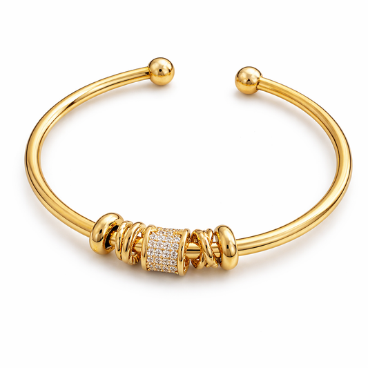 Luna | Bracciale regolabile elegante con charms dorati sofisticati