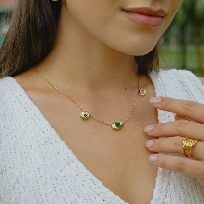 TRIA. Collana