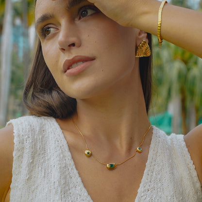 TRIA. Collana