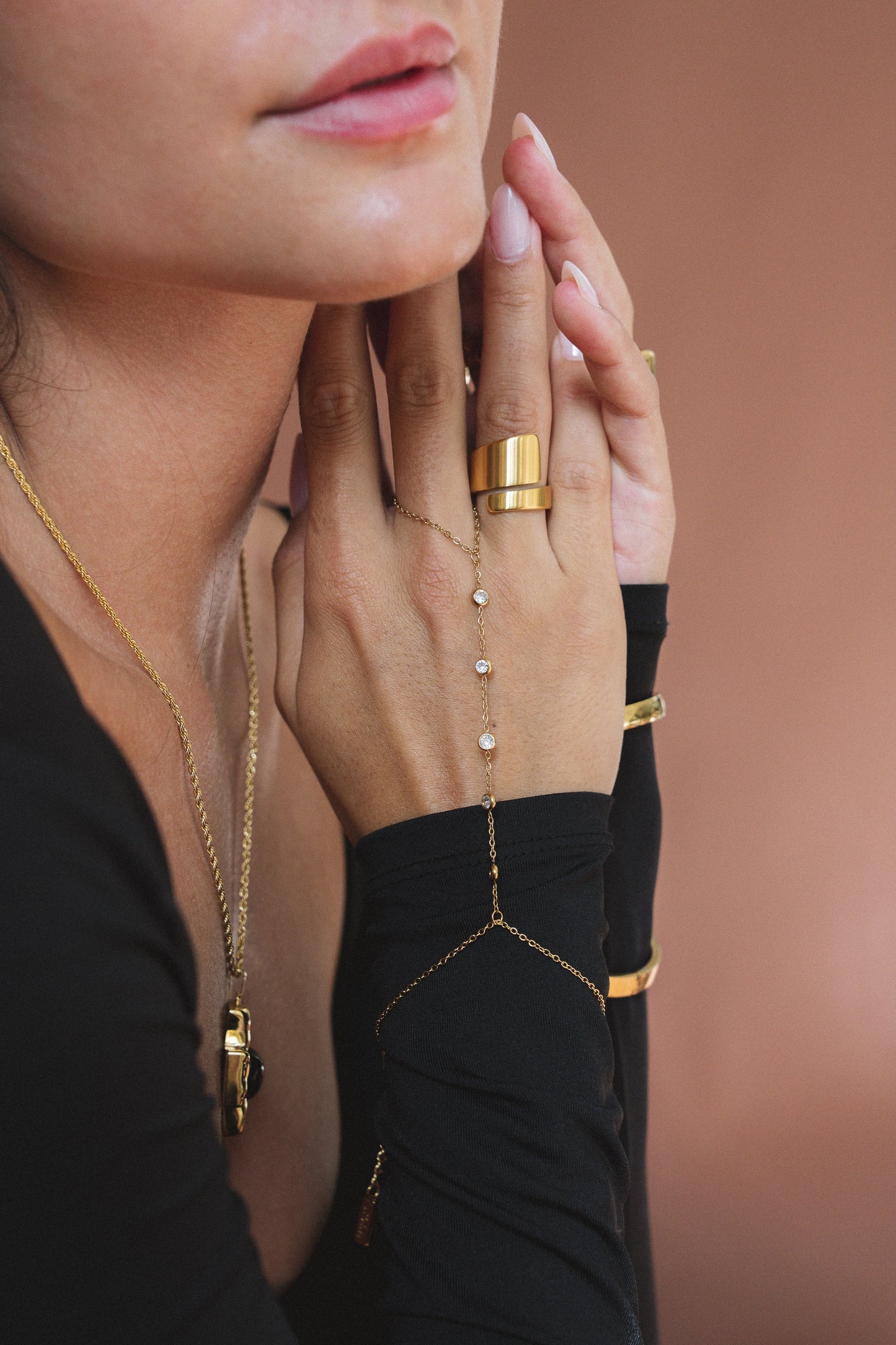 LINEA – Catenina per mano