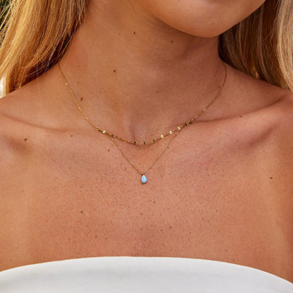 Collana a strati con goccia di opale blu