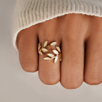 Anello foglia dorata