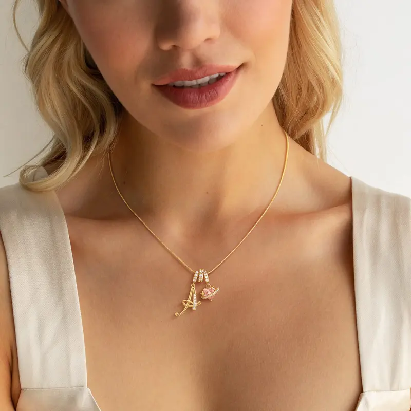 Collana con ciondolo a cuore con iniziale