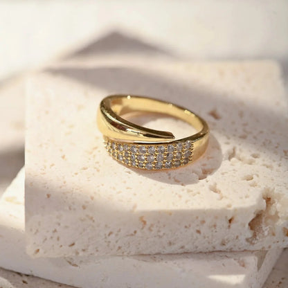ELOÏSE | Anello dalla luminosità senza tempo